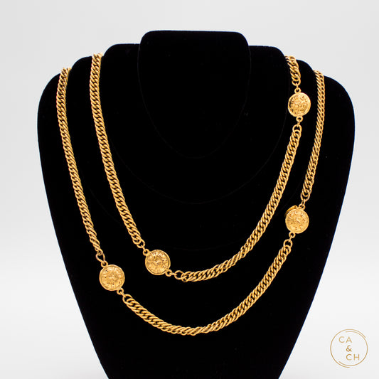 Chanel Vintage Medallion Necklace in Gold Tone Metal