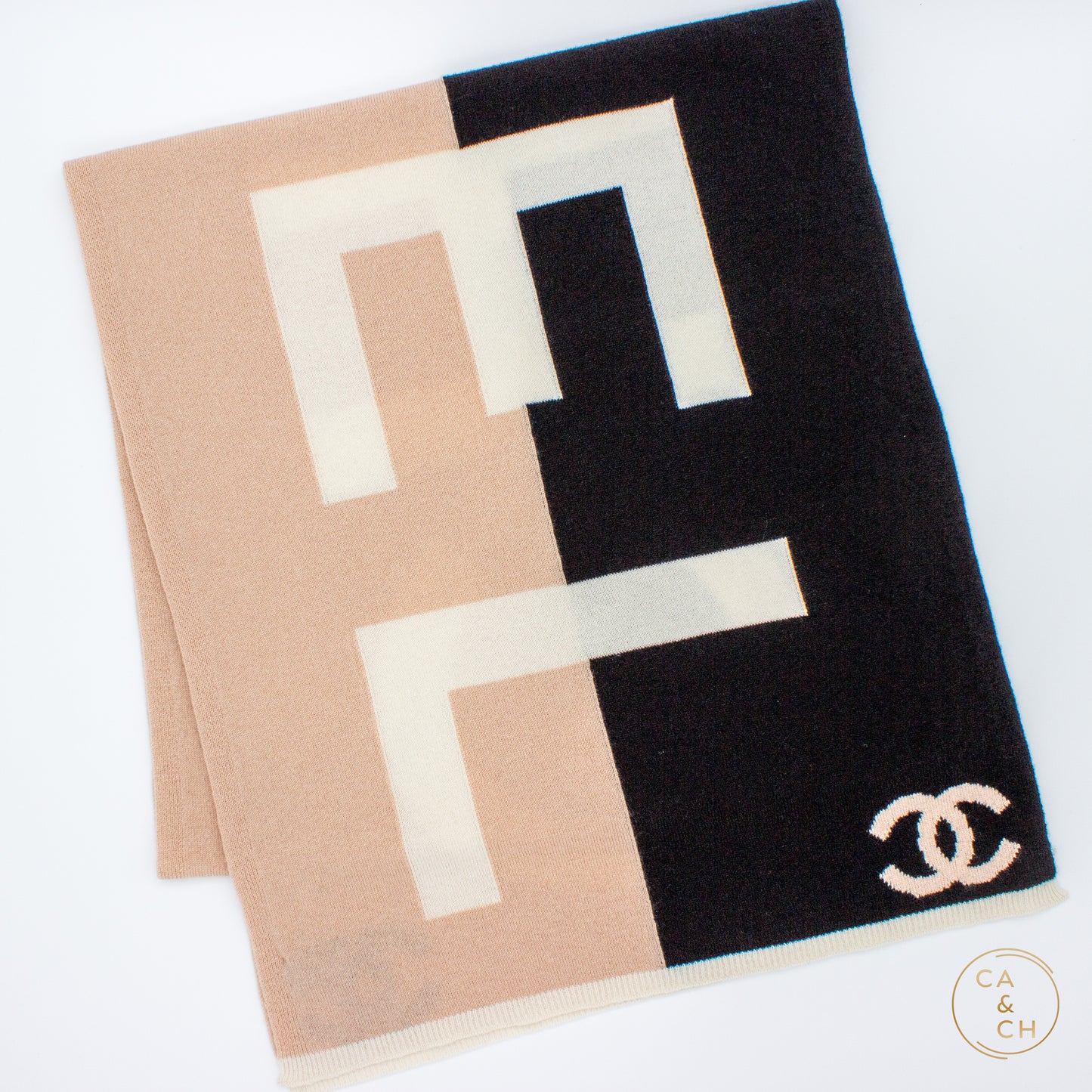 Chanel CC Logo Color-Block Scarf Pink / Black